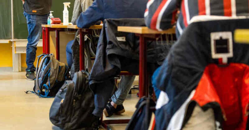 Schule, Heitersheim, Unterricht, Klassenzimmer, Präsenzunterricht, Schüler, © Philipp von Ditfurth - dpa (Symbolbild)