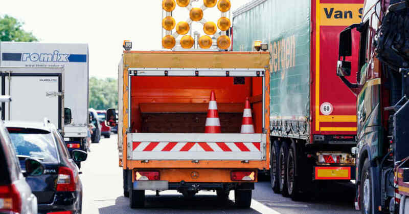 Stau, Autobahn, A5, Verkehr, Autos, Autobahnmeisterei, Straßenmeisterei, © Uwe Anspach - dpa (Symbolbild)