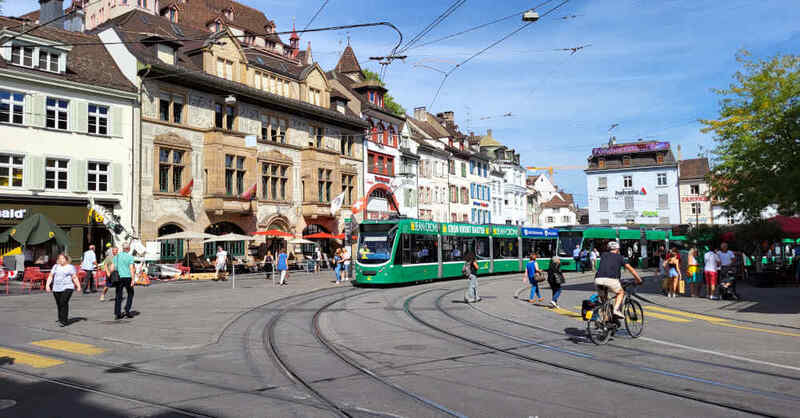 Innenstadt, Basel, Schweiz, Barfüßerplatz, Tram, Straßenbahn, © Fabian Weller - baden.fm (Archivbild)